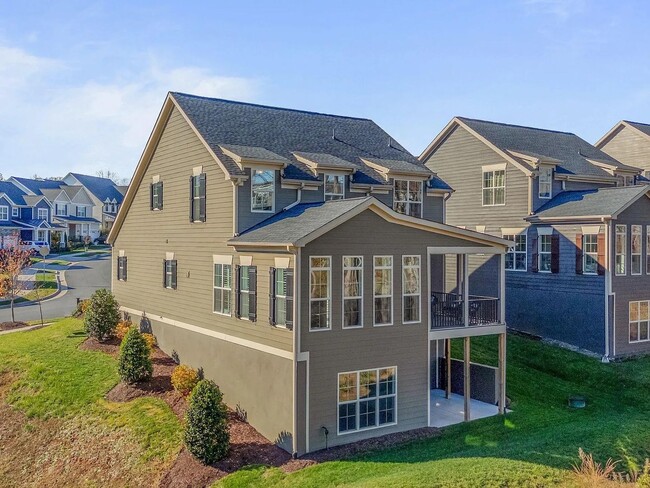 Building Photo - Upscale living in this beautiful model home in Old Trail - 4BR, 3.5 Ba