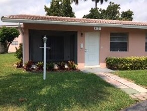 Building Photo - 4121 NE 22nd Ave