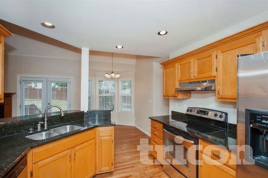 Building Photo - 2678 Douglas Ln