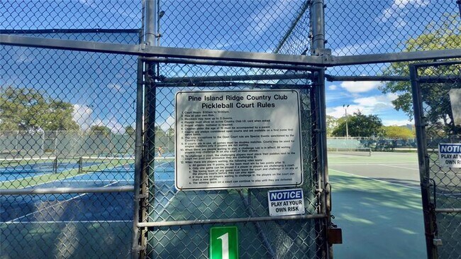 Building Photo - 9340 Lagoon Pl