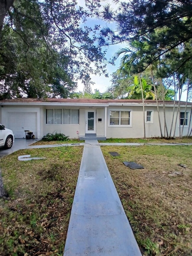 Building Photo - 5759 SW 61st St