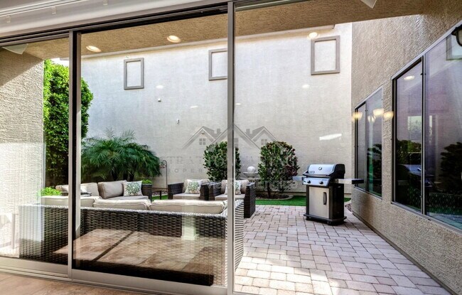Building Photo - 4467 E Remington Dr