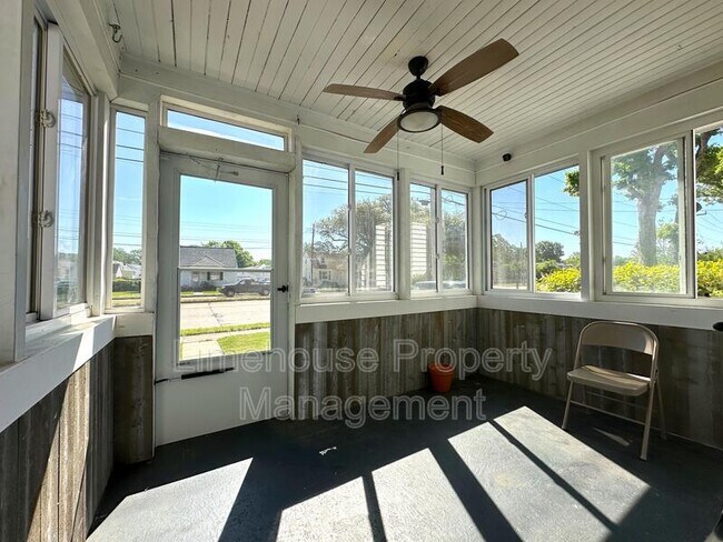 Building Photo - 8803 Tidewater Dr