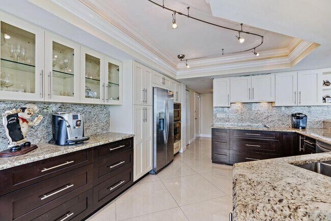 Building Photo - 3560 S Ocean Blvd