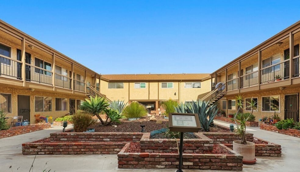 Building Photo - 4633 Marine Ave