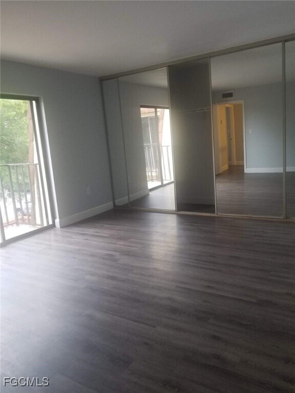 Building Photo - 5223 Cedarbend Dr