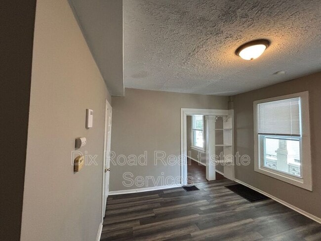 Building Photo - 539 Ross Ave