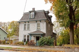 Building Photo - 182 Palfrey St