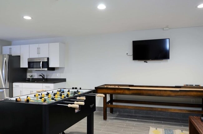 Building Photo - 4820 Park Commons Dr