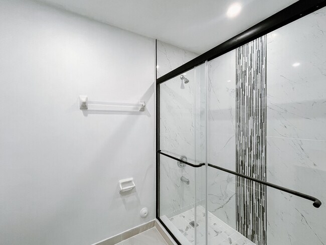 Building Photo - 3585 NE 5th St