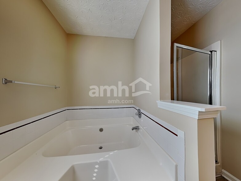 Building Photo - 1160 Hillary Ln