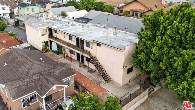 Building Photo - 959 S Soto St