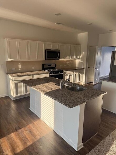 Building Photo - 5620 Flint Ln