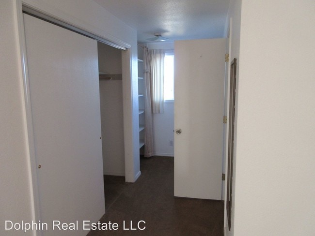 Building Photo - 212 NW Brook St