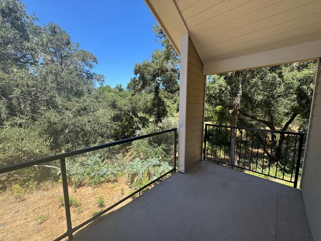 Building Photo - Beautiful 3 Bedroom/2 Bathroom Plus Bonus Room in Ben Lomond