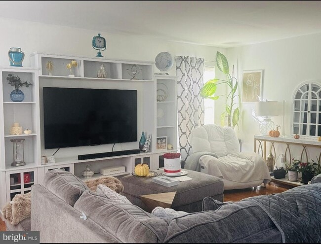 Building Photo - 3645 Dahlgren Pl