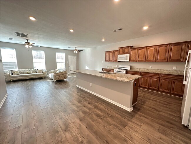 Building Photo - 11114 Beverley Pk St