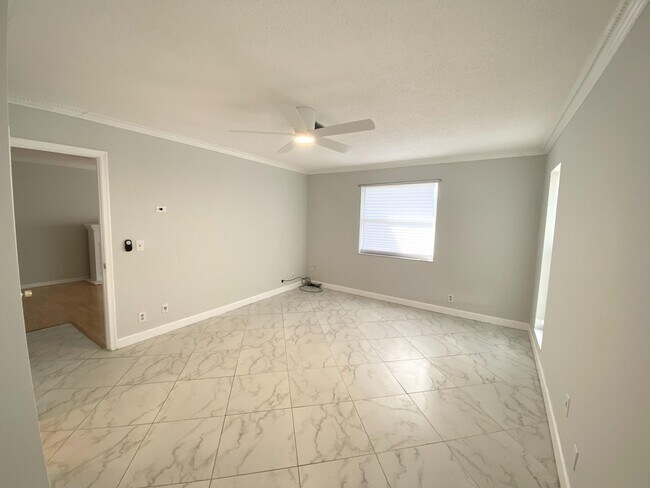 Building Photo - 2480 Juniper Dr