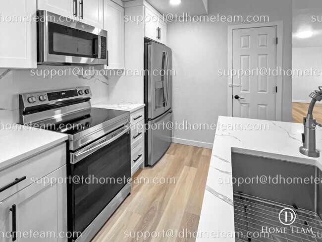 Building Photo - "Charming 3-Bedroom Retreat with Cozy Fire...