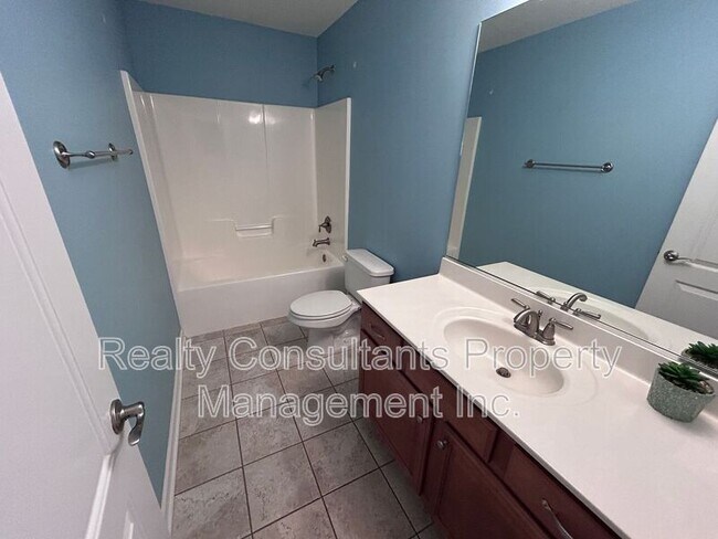 Building Photo - 4540 Pebble Lake Dr