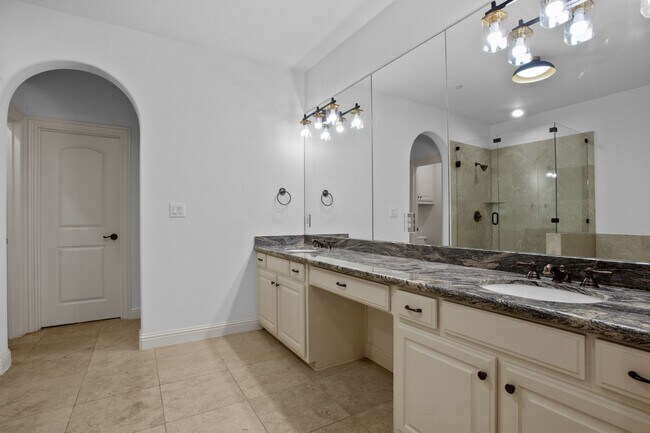 Primary Photo - Luxury Highland Park Condo