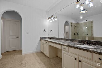 Building Photo - Luxury Highland Park Condo