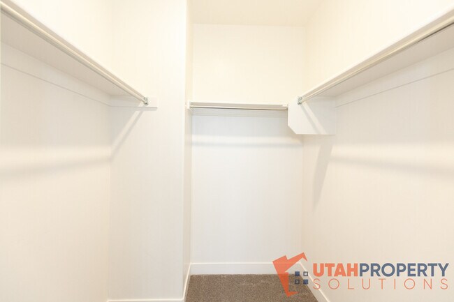 Building Photo - 468 S 700 W