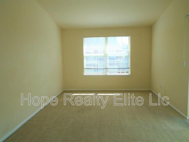 Building Photo - 1619 Monterey Rd