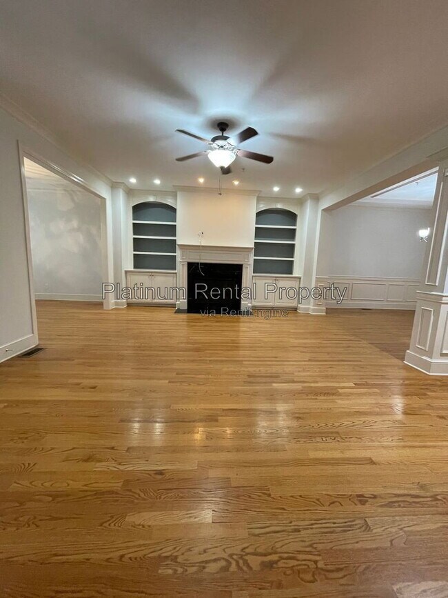 Building Photo - 1875 Adagio Dr