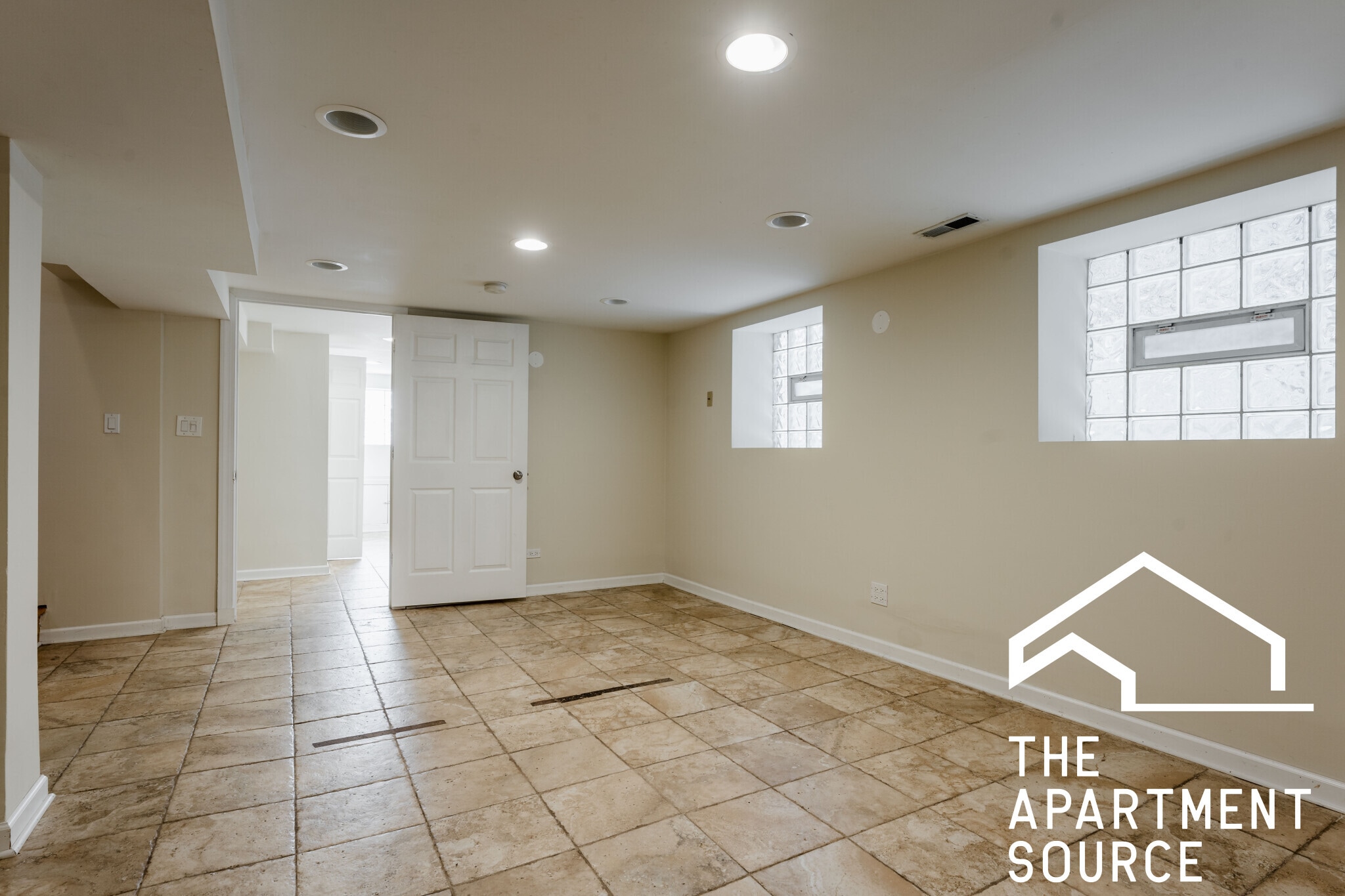 Building Photo - 2660 N Ashland Ave