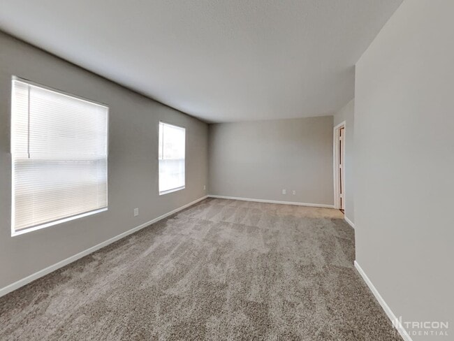 Building Photo - 3007 W Longbranch Dr