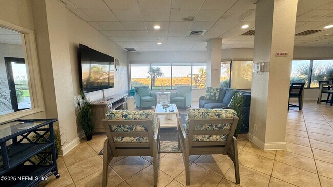 Building Photo - 1901 First St