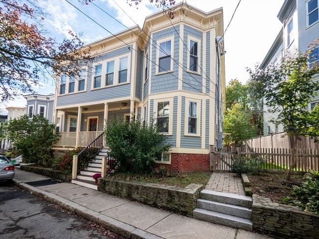 Building Photo - 24 Hall St