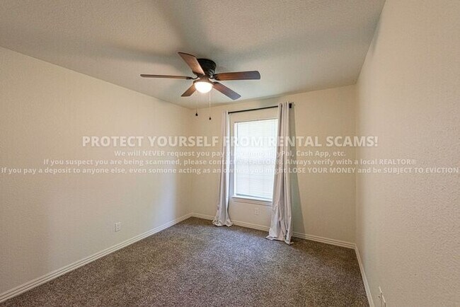 Building Photo - 766 W Breeze Cove