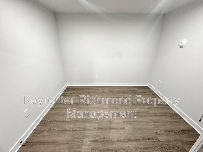 Building Photo - 1025 Arborway Ln