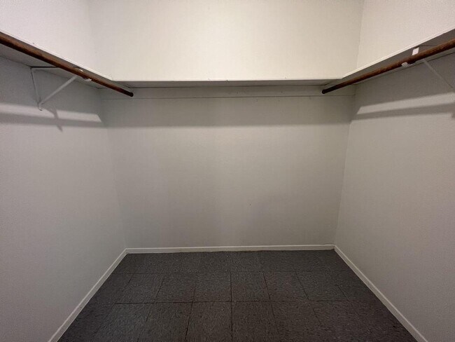 Building Photo - 507 Thelma Dr