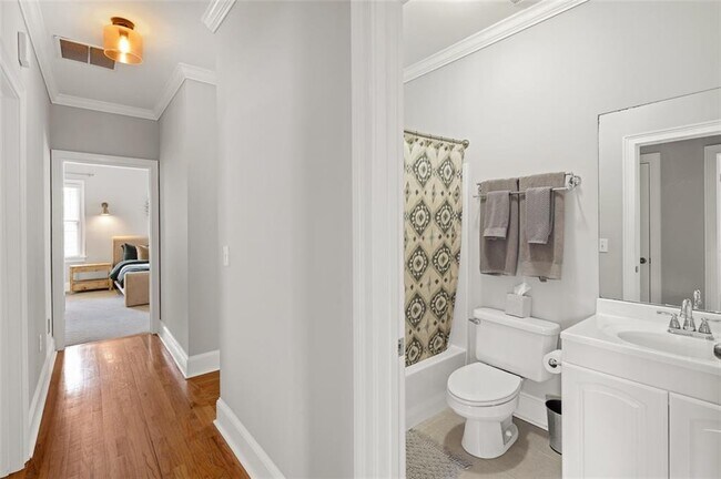 Building Photo - 372 Clifford Ave NE