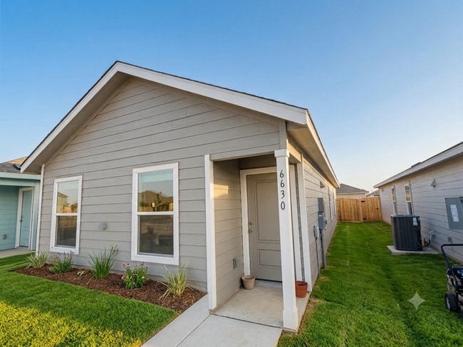 Building Photo - 6630 Coquina Cv