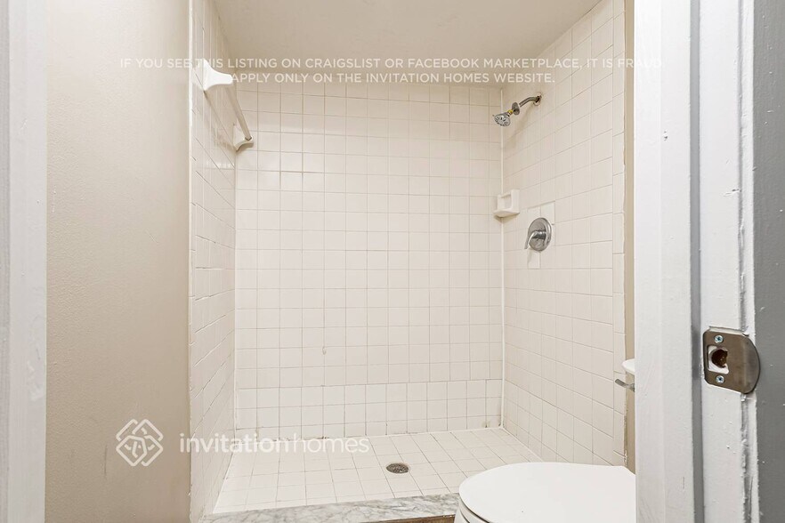 Building Photo - 3381 Maiden Voyage Cir S