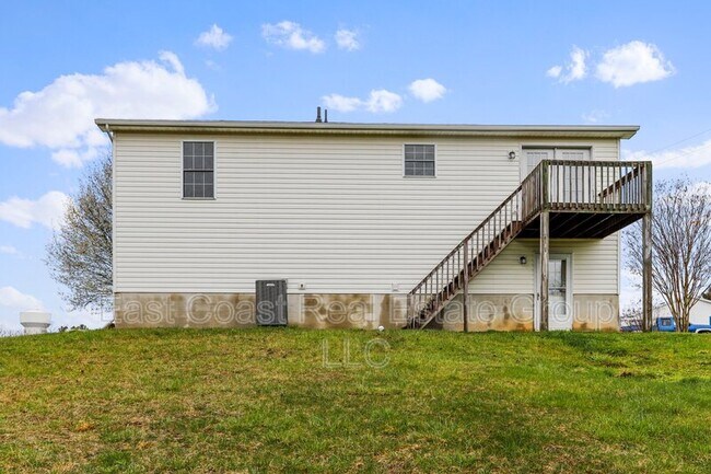 Building Photo - 339 Clifford Dr