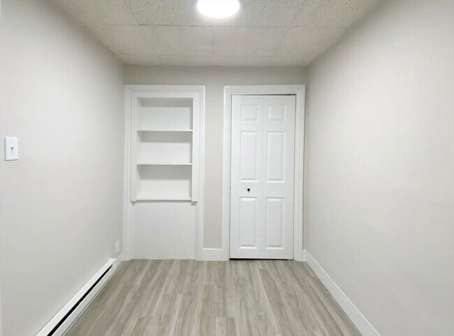 Building Photo - 124 Trenton St
