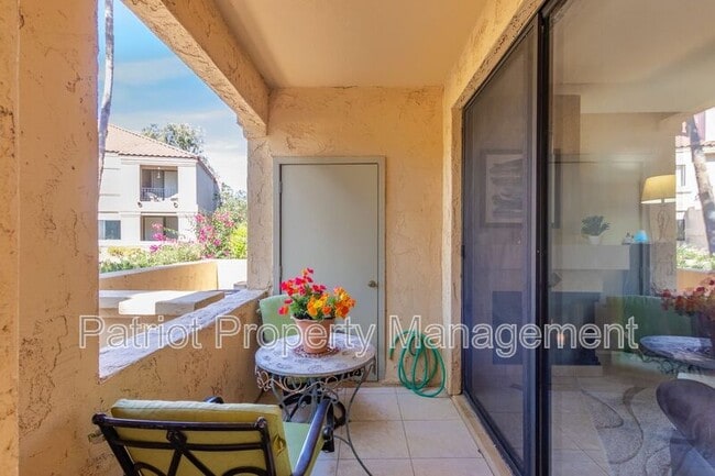 Building Photo - 9708-9708 E Vía Linda