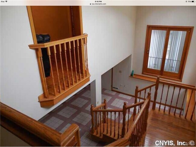 Building Photo - 210 Lincoln Park Dr