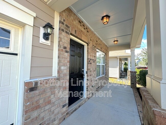 Building Photo - 137 Willow Valley Dr