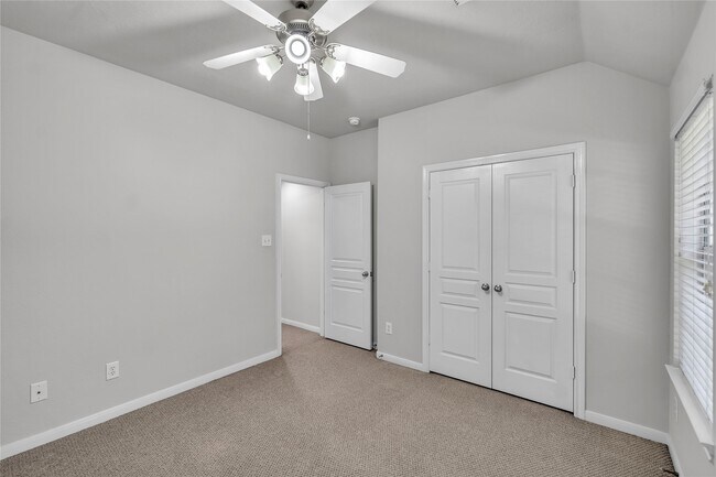 Building Photo - 17426 Memorial Blossom Dr