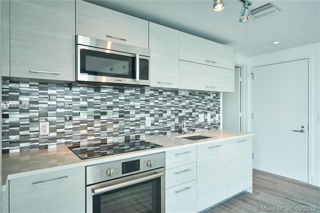 Building Photo - 650 NE 32nd St