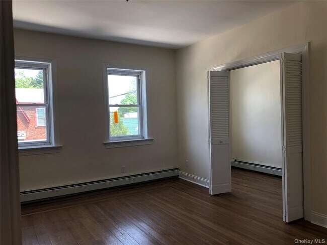 Building Photo - 6 Nassau Blvd