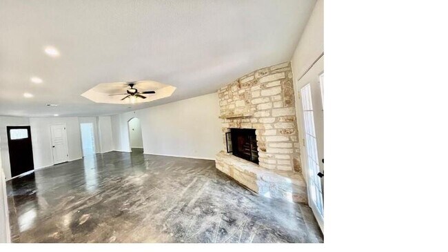 Building Photo - 1045 Hidden Hills Dr