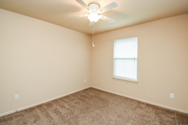 Building Photo - 20615 Maple Rain Ct