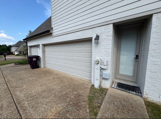 Building Photo - 455 Tender Oaks Ln N